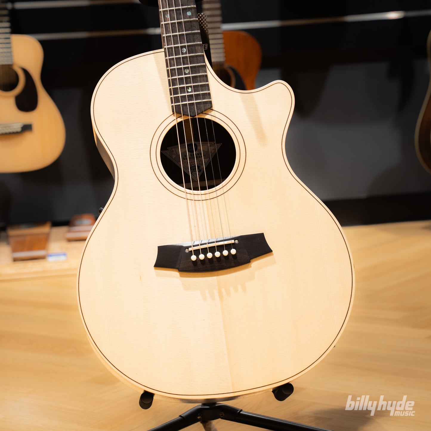 Cole Clark AN2EC-SRE Touring Series Grand Auditorium Acoustic Electric Guitar in Natural
