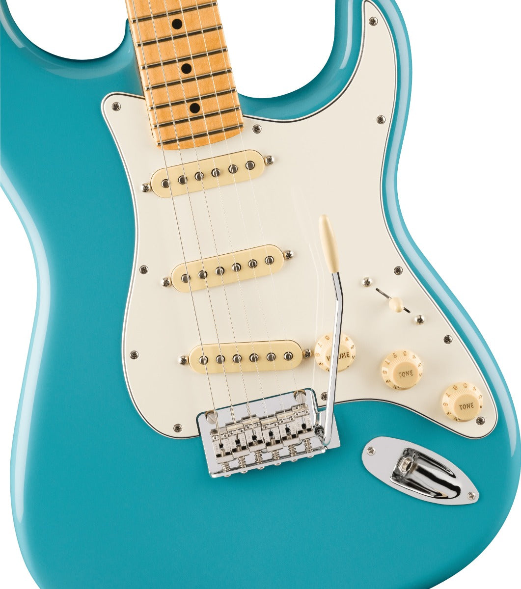 Fender Player II Stratocaster, Maple Fingerboard in Aquatone Blue