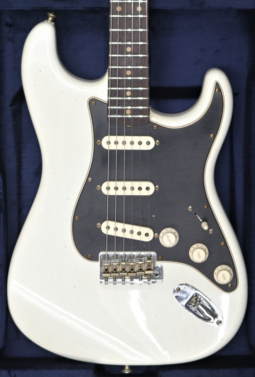 Fender Custom Shop Postmodern Strat Journeyman Relic in Aged Olympic White