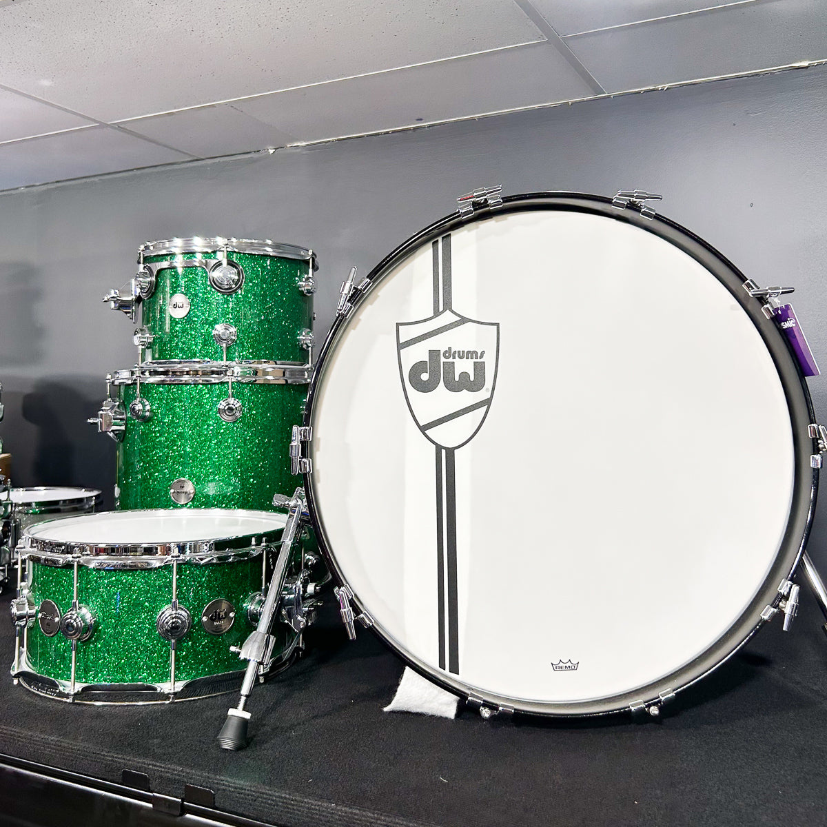 DW Classic Custom Shell Pack (13T, 16FT, 22B + 14SN) in Green Glass Finish