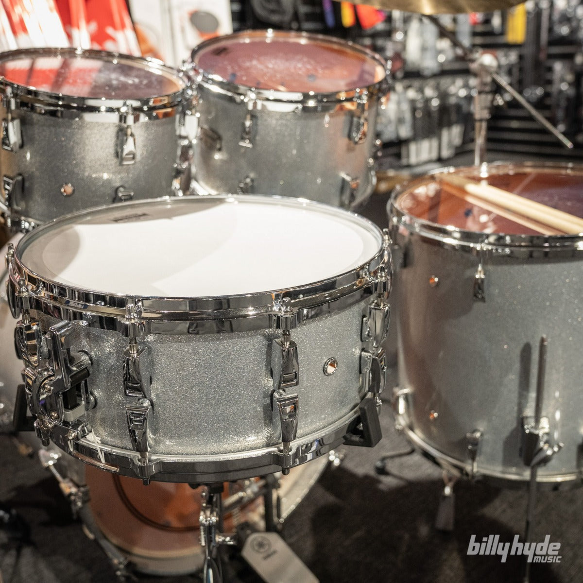 Yamaha Absolute Hybrid Maple 5-Piece Drum Kit in Silver Sparkle