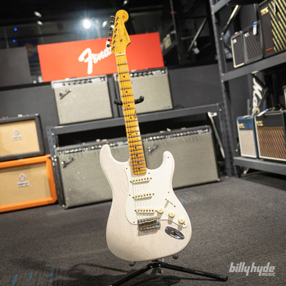 Fender Custom Shop 1956 Stratocaster Journeyman Relic in Aged White Blonde