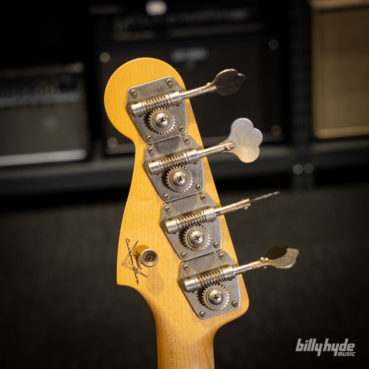 Fender Custom Shop 1966 Precision Bass Journeyman Relic in 3-Color Sunburst