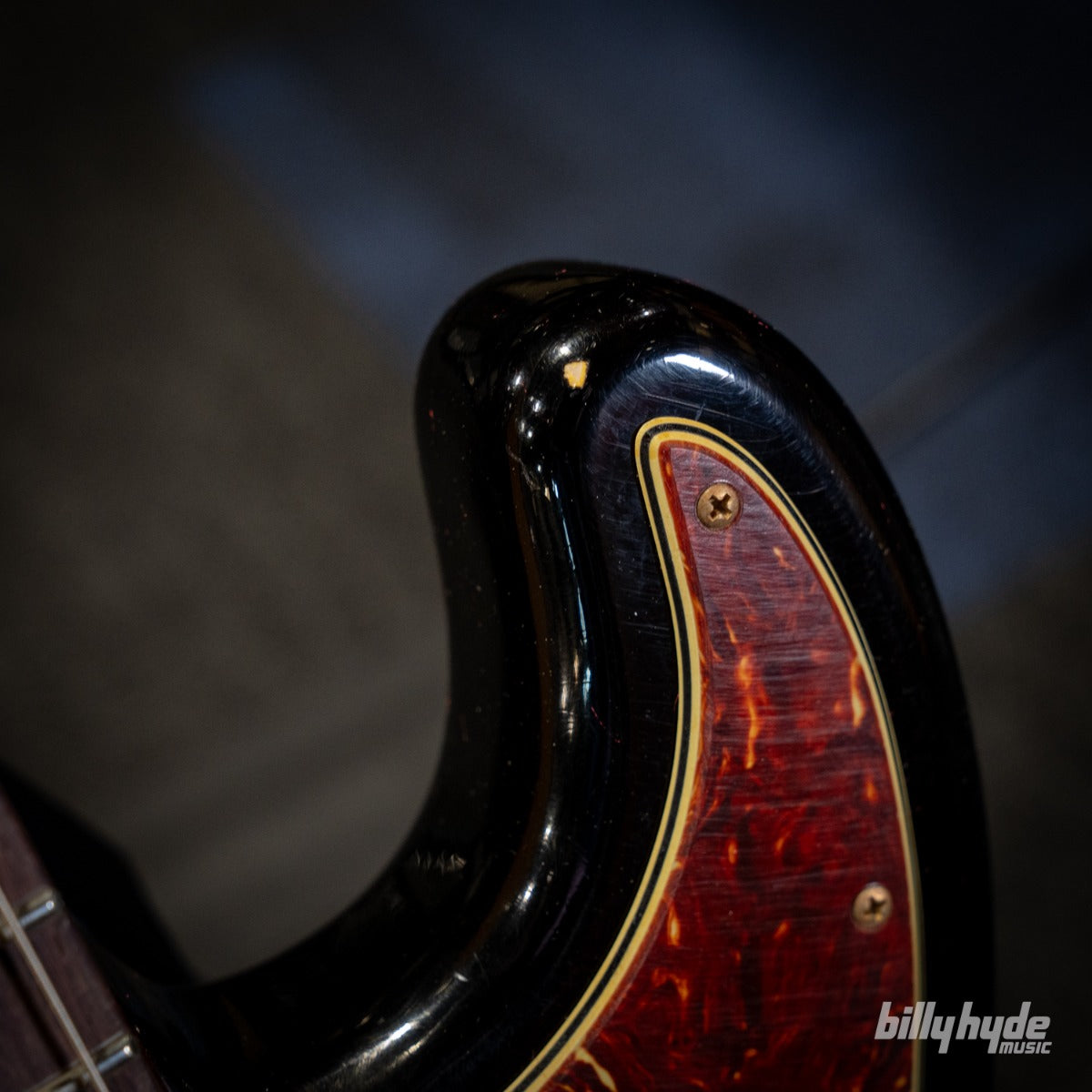 Fender Custom Shop 1966 Precision Bass Journeyman Relic in 3-Color Sunburst